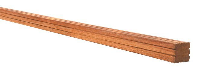 AZ Hardhouten paal geschaafd met V-groef, gepunt 6,5 x 6,5 x 275 cm.